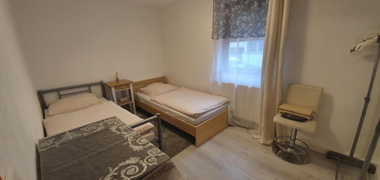 Outletcity Ferienwohnung - Apartment 4 Metzingen  Dış mekan fotoğraf