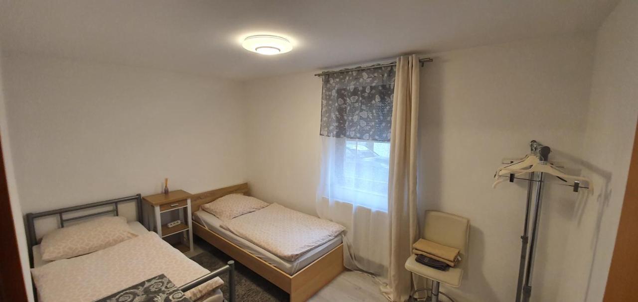 Outletcity Ferienwohnung - Apartment 4 Metzingen  Dış mekan fotoğraf